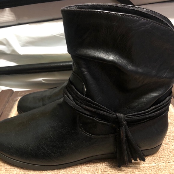 kohls so black boots
